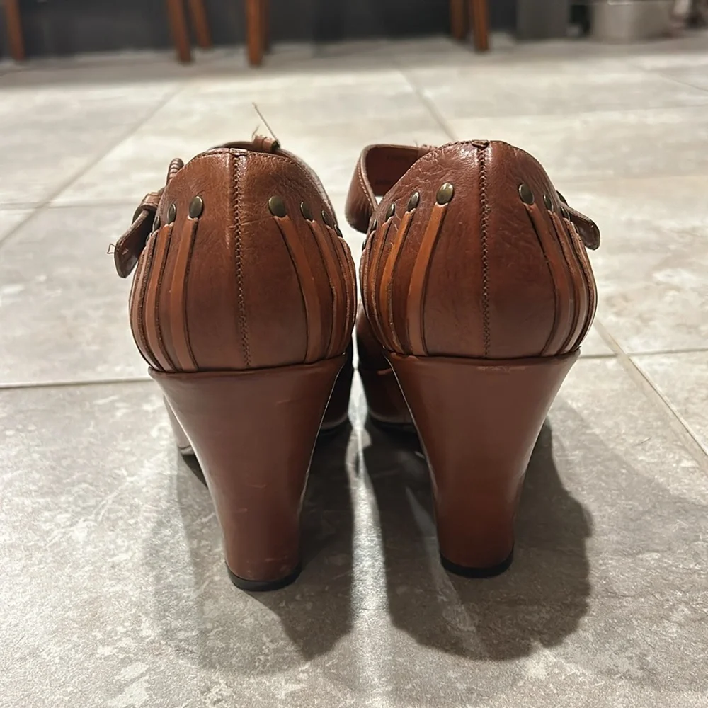Rare Vintage Frye Studded Mary Jane Wedge/Platform Style Heels w/Brass Ring 10